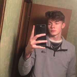 Meet your Posher, Devin